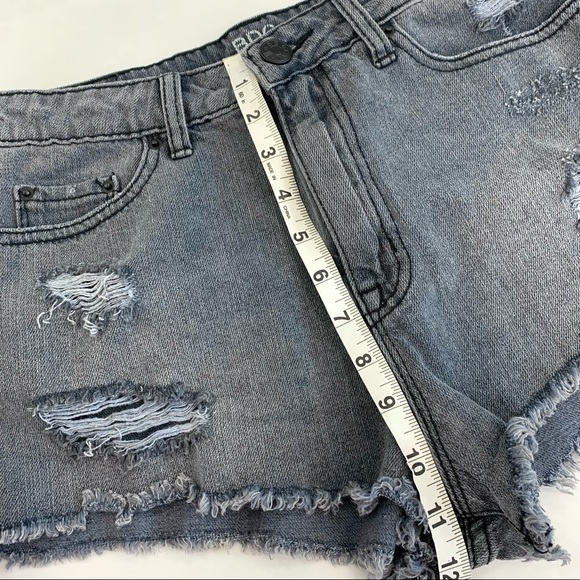 BDG “Dree Cheeky” jean shorts UO - Picture 8 of 11